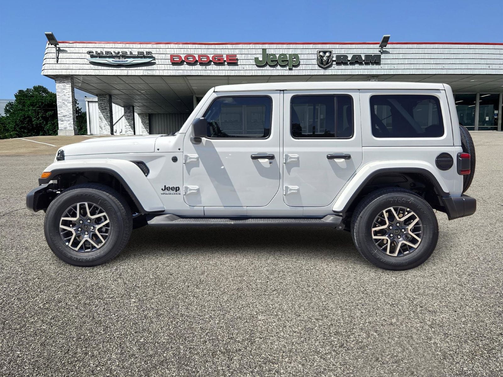 2025 Jeep Wrangler WRANGLER 4-DOOR SAHARA