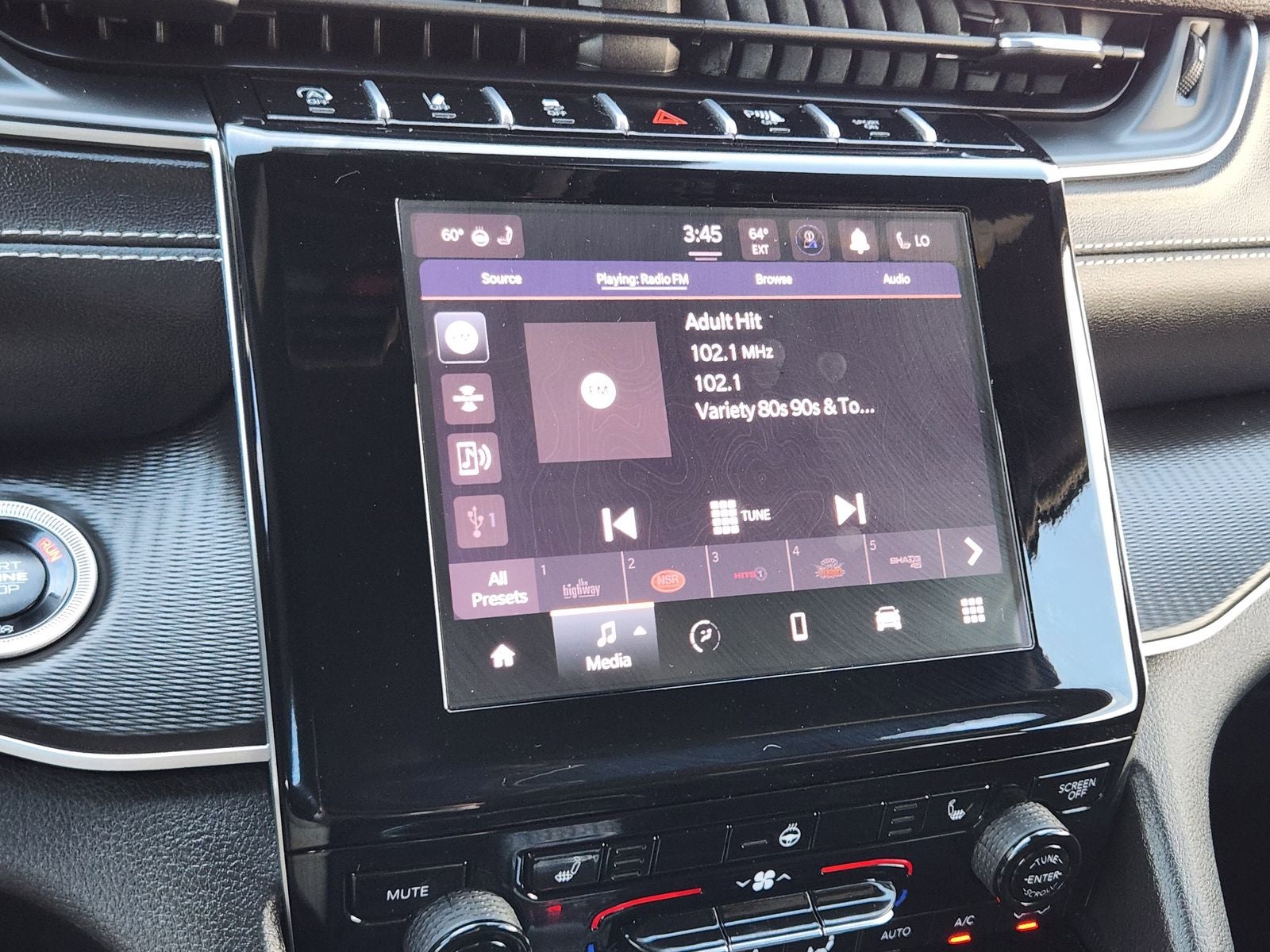 2025 Jeep Grand Cherokee Laredo 4x2