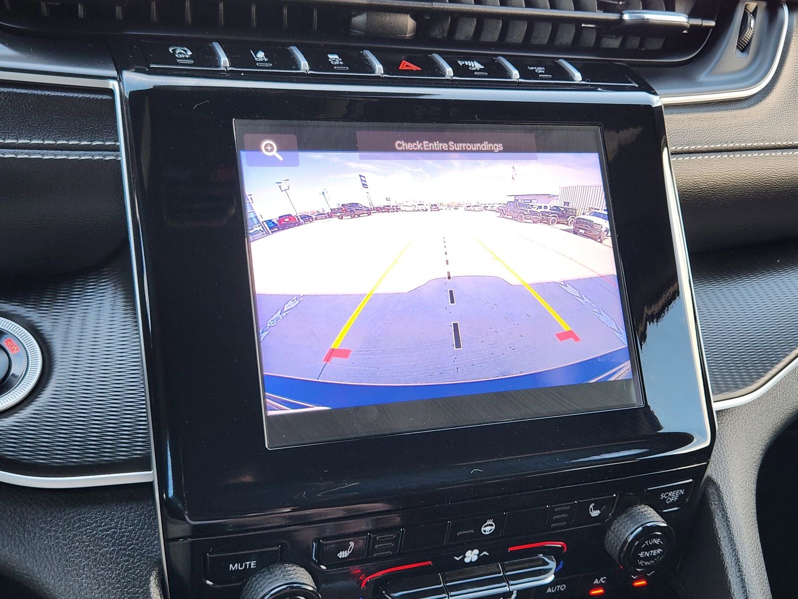 2025 Jeep Grand Cherokee Laredo 4x2