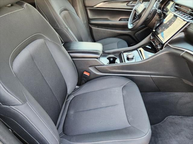 2025 Jeep Grand Cherokee Laredo 4x2