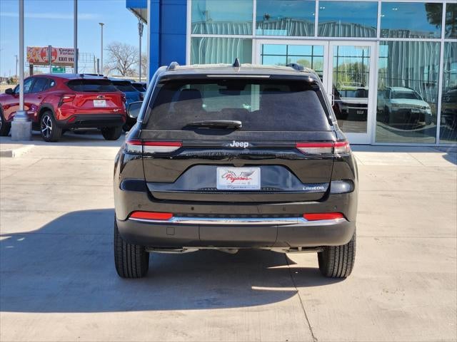 2025 Jeep Grand Cherokee Laredo 4x2