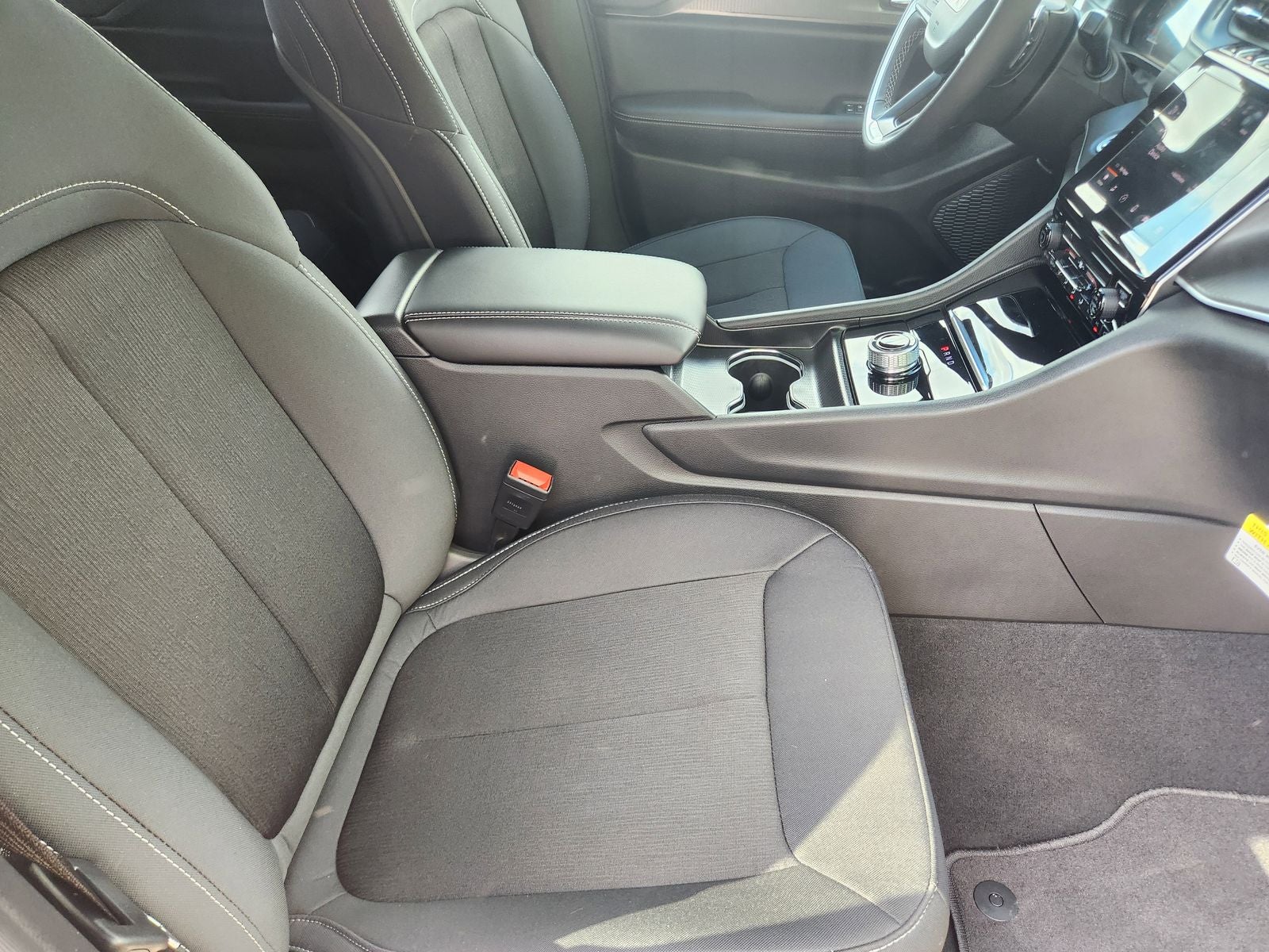 2026 Jeep Grand Cherokee GRAND CHEROKEE LAREDO 4X2