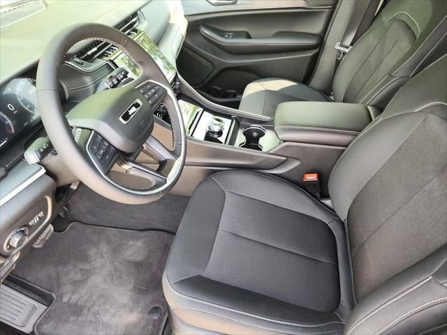 2026 Jeep Grand Cherokee GRAND CHEROKEE LAREDO 4X2