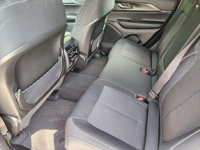2026 Jeep Grand Cherokee GRAND CHEROKEE LAREDO 4X2