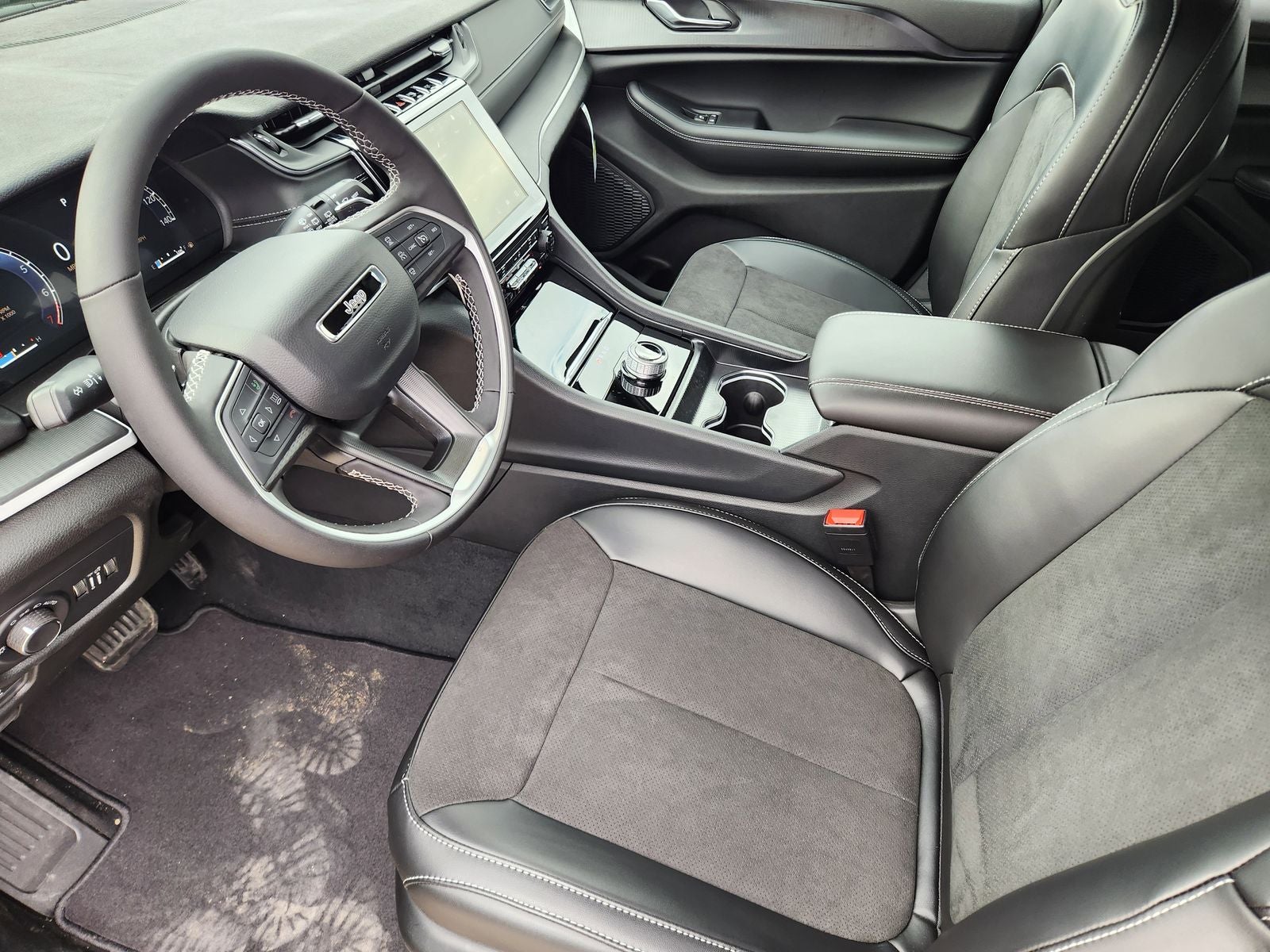 2025 Jeep Grand Cherokee L GRAND CHEROKEE L ALTITUDE X 4X4