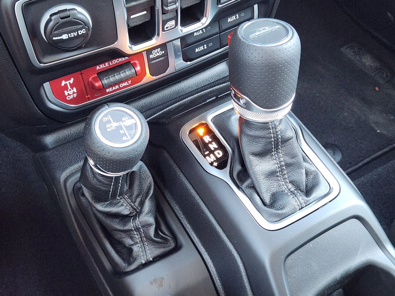 2026 Jeep Gladiator GLADIATOR MOJAVE X 4X4