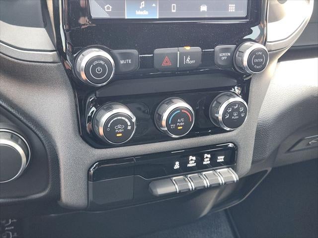 2026 RAM Ram 1500 RAM 1500 EXPRESS CREW CAB 4X2 5'7' BOX