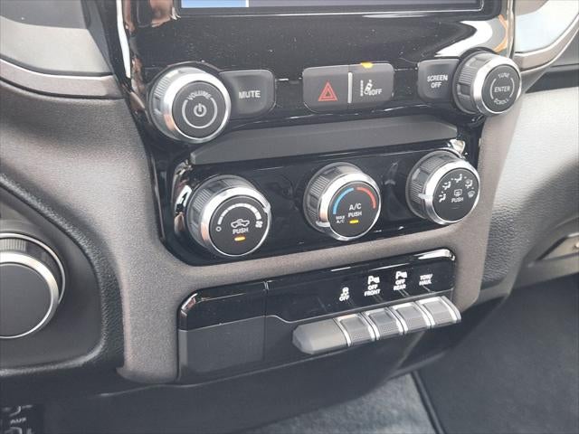 2026 RAM Ram 1500 RAM 1500 EXPRESS QUAD CAB 4X2 6'4' BOX