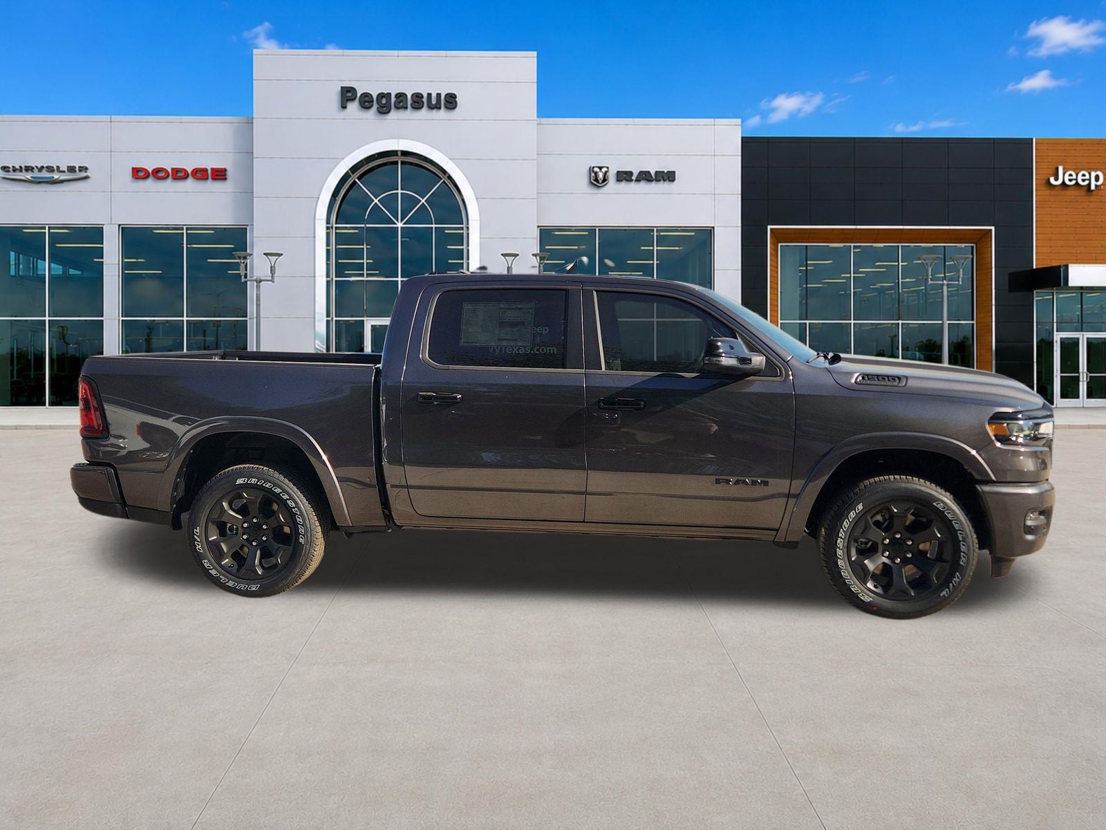 2026 RAM Ram 1500 RAM 1500 LONE STAR CREW CAB 4X4 5'7' BOX