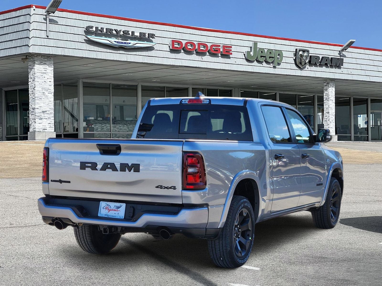 2026 RAM Ram 1500 RAM 1500 LONE STAR CREW CAB 4X4 5'7' BOX