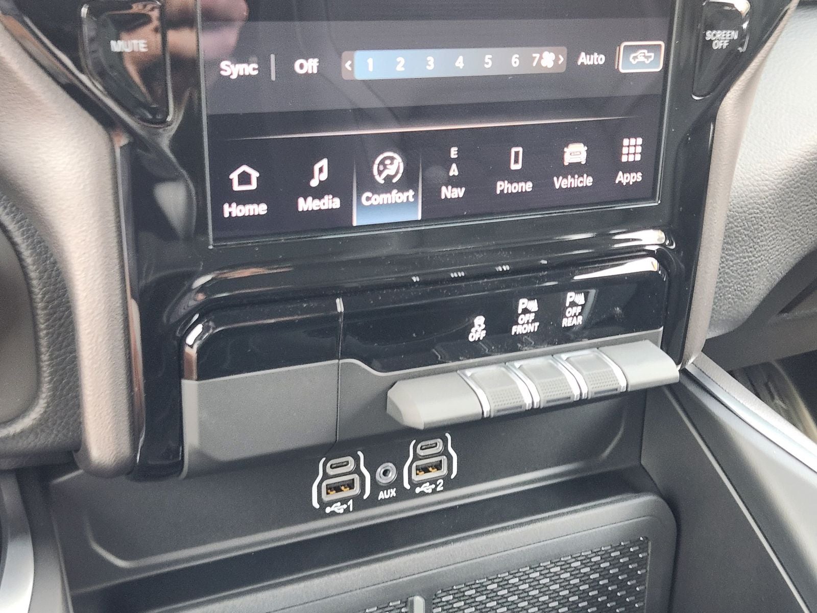 2026 RAM Ram 1500 RAM 1500 LONE STAR CREW CAB 4X4 5'7' BOX