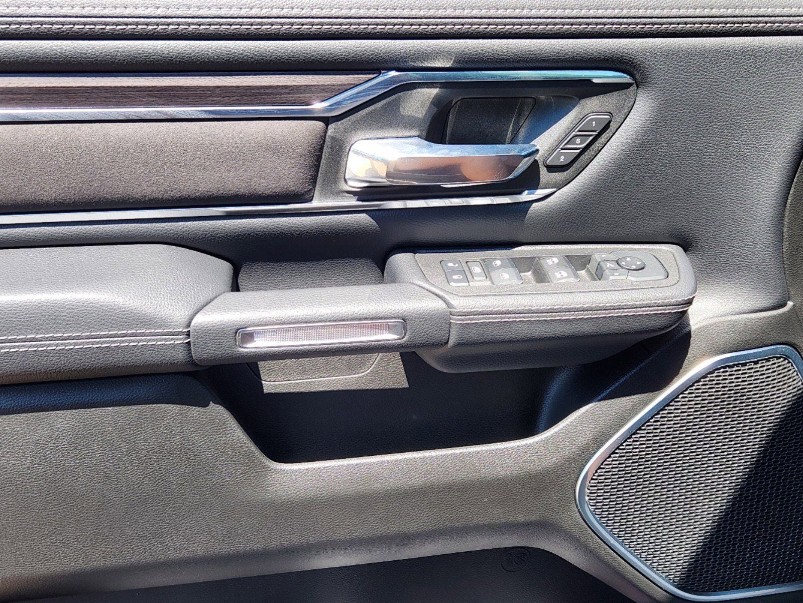 2025 RAM Ram 1500 RAM 1500 LARAMIE CREW CAB 4X4 5'7' BOX