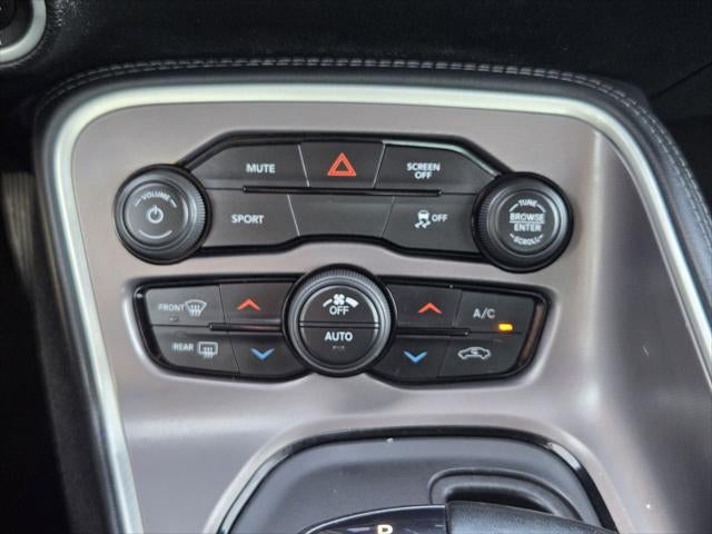 2022 Dodge Challenger SXT