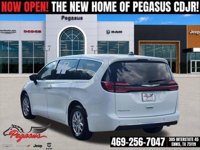 2024 Chrysler Pacifica Touring L