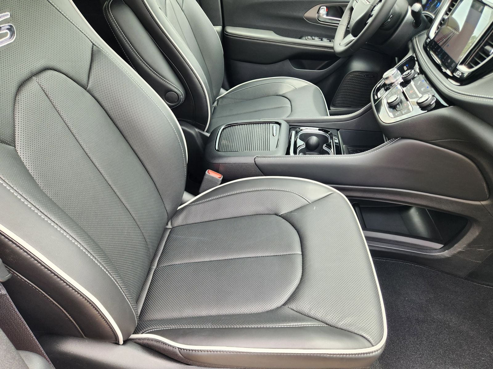 2027 Chrysler Pacifica PACIFICA LIMITED