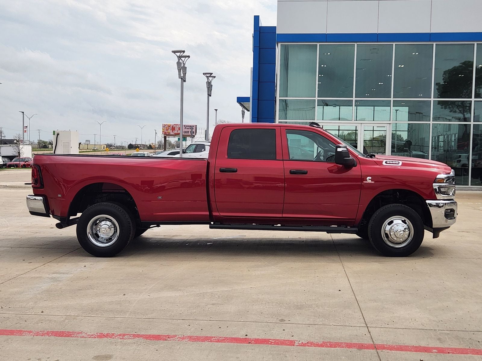 2026 RAM Ram 3500 RAM 3500 TRADESMAN CREW CAB 4X4 8' BOX