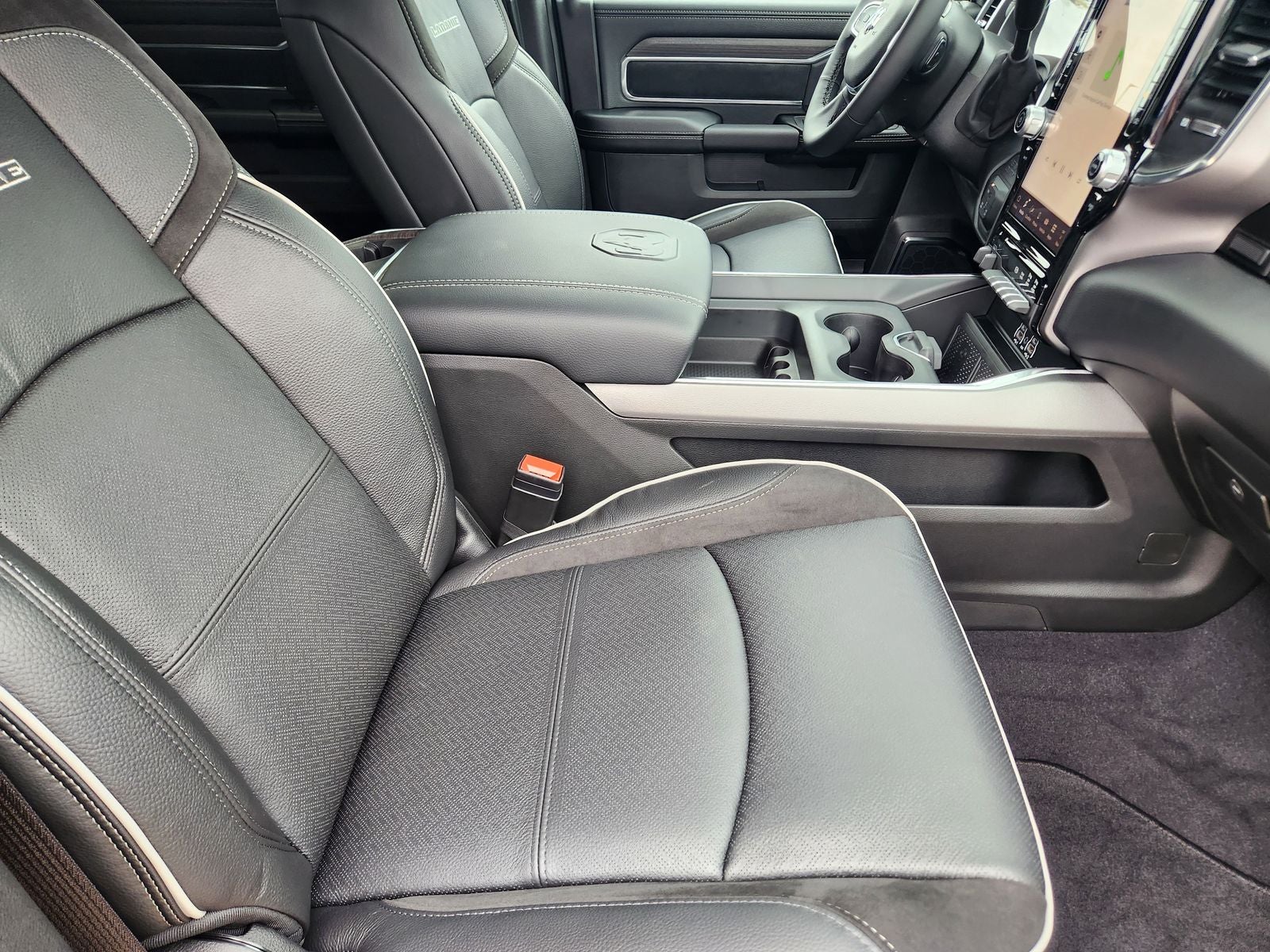 2026 RAM Ram 3500 RAM 3500 LARAMIE MEGA CAB 4X4 6'4' BOX