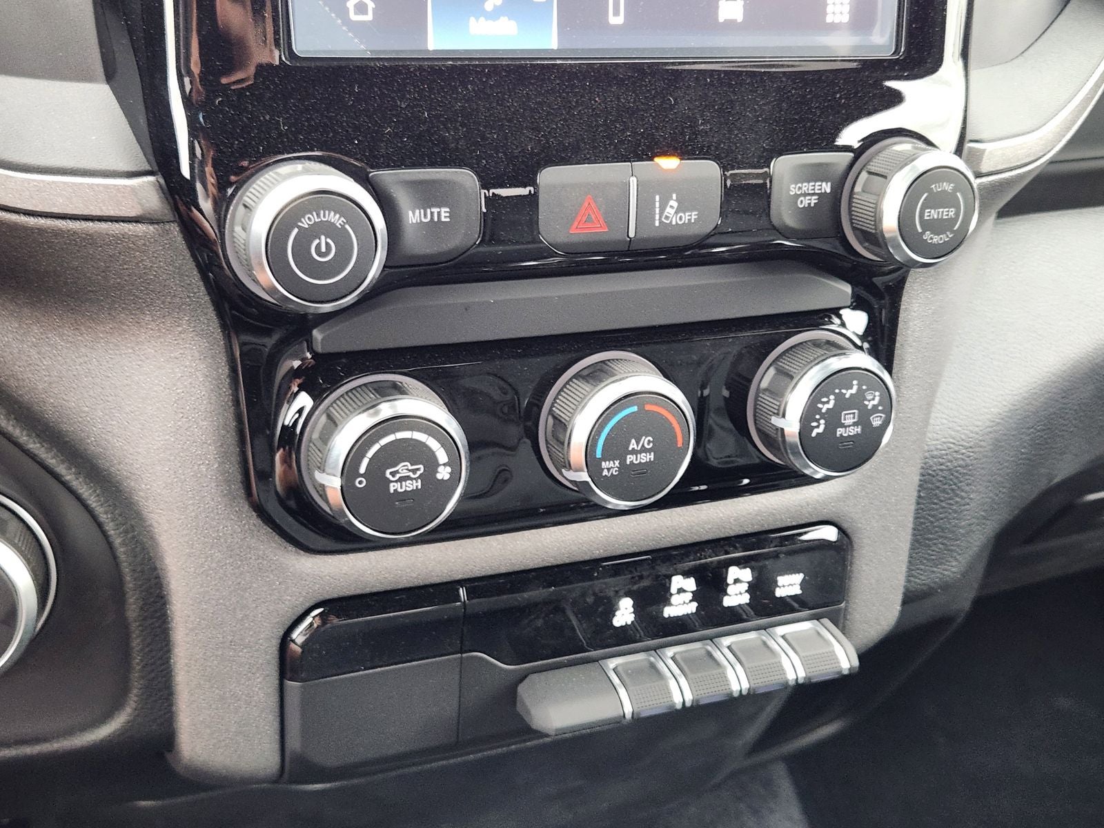 2025 RAM Ram 1500 RAM 1500 TRADESMAN CREW CAB 4X2 5'7' BOX