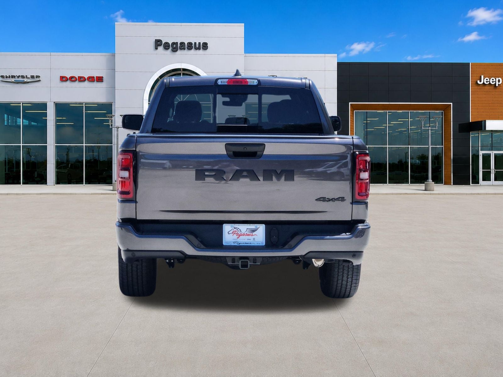 2026 RAM Ram 1500 RAM 1500 EXPRESS CREW CAB 4X4 5'7' BOX