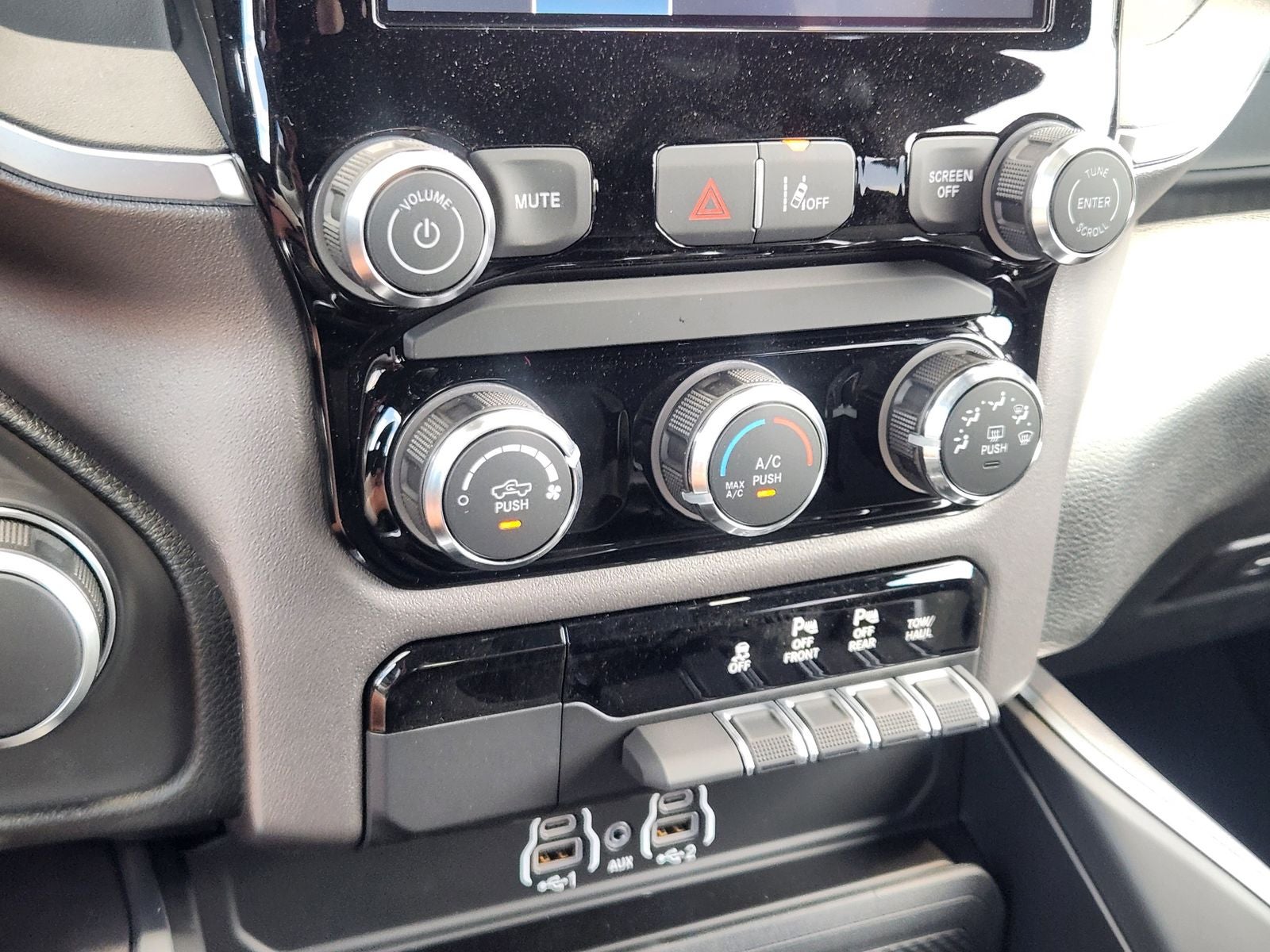 2026 RAM Ram 1500 RAM 1500 EXPRESS CREW CAB 4X4 5'7' BOX
