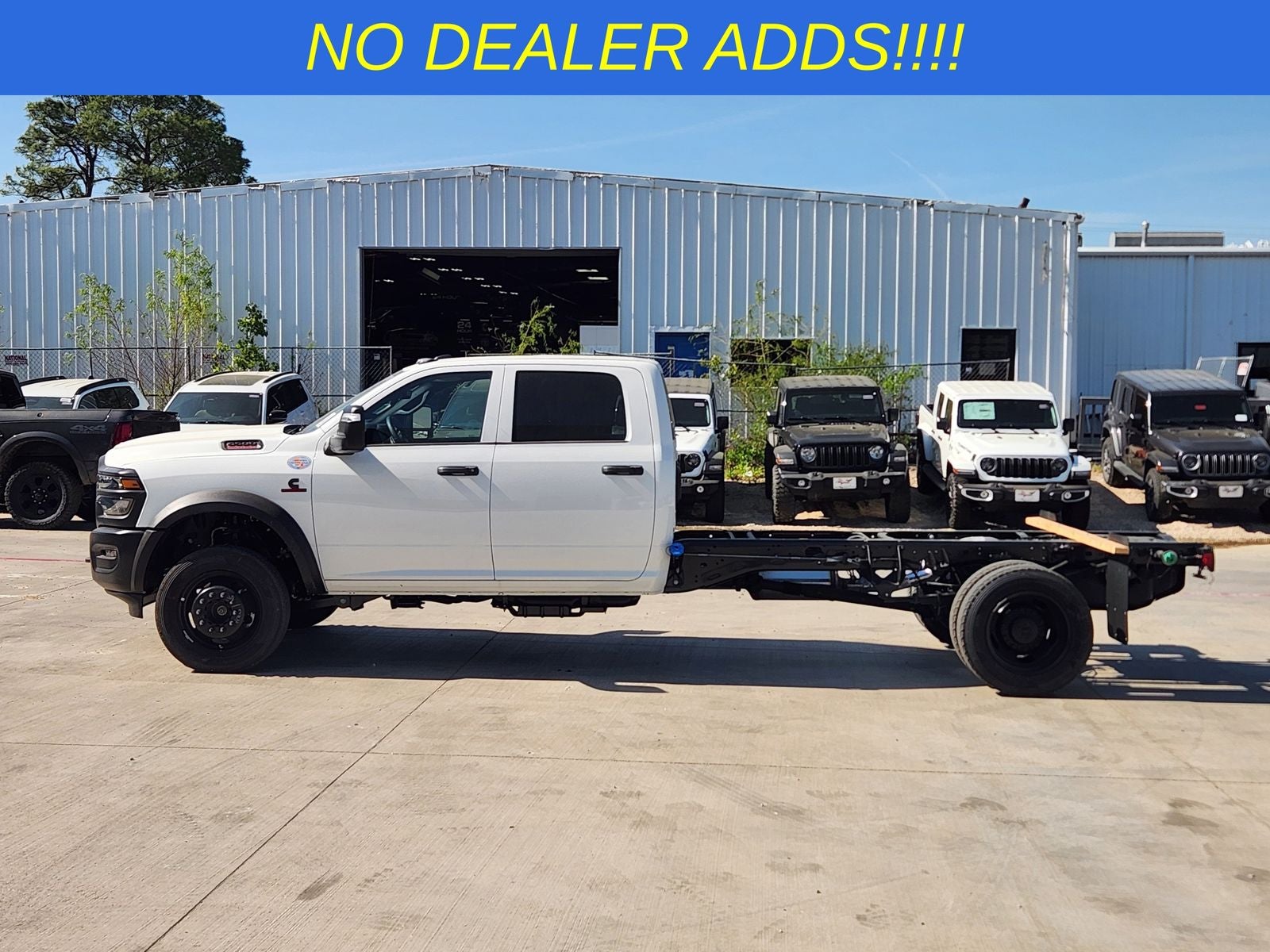 2026 RAM Ram 5500 Chassis Cab RAM 5500 TRADESMAN CHASSIS CREW CAB 4X4 84' CA