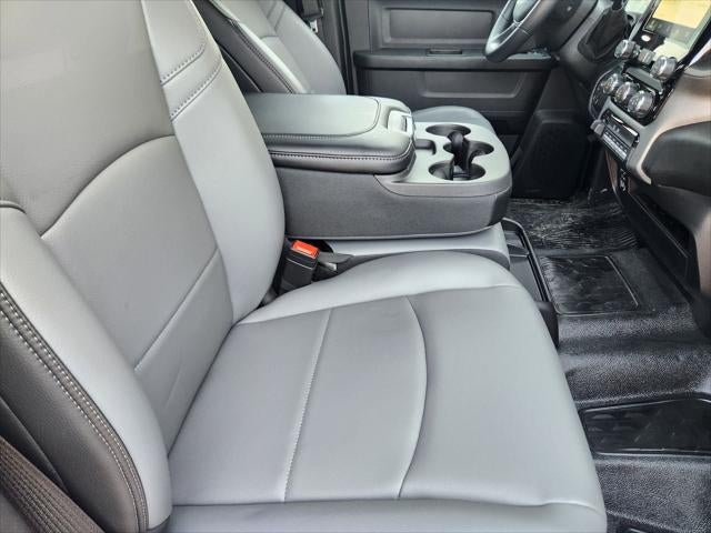 2026 RAM Ram 5500 Chassis Cab RAM 5500 TRADESMAN CHASSIS CREW CAB 4X4 84' CA