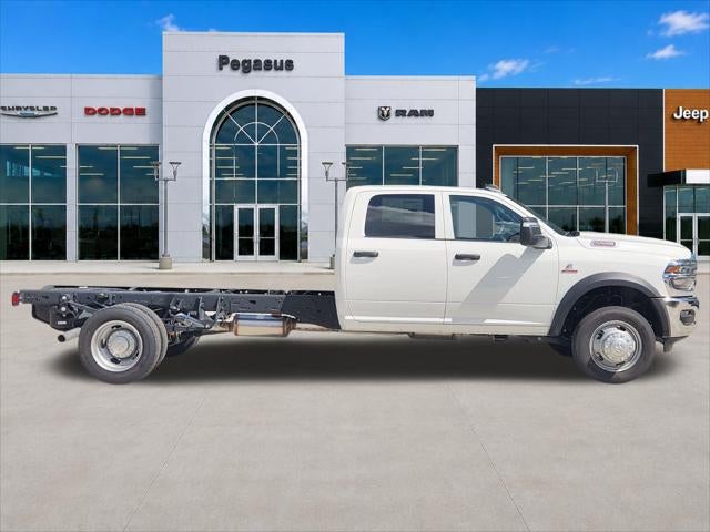 2026 RAM Ram 5500 Chassis Cab RAM 5500 TRADESMAN CHASSIS CREW CAB 4X4 84' CA