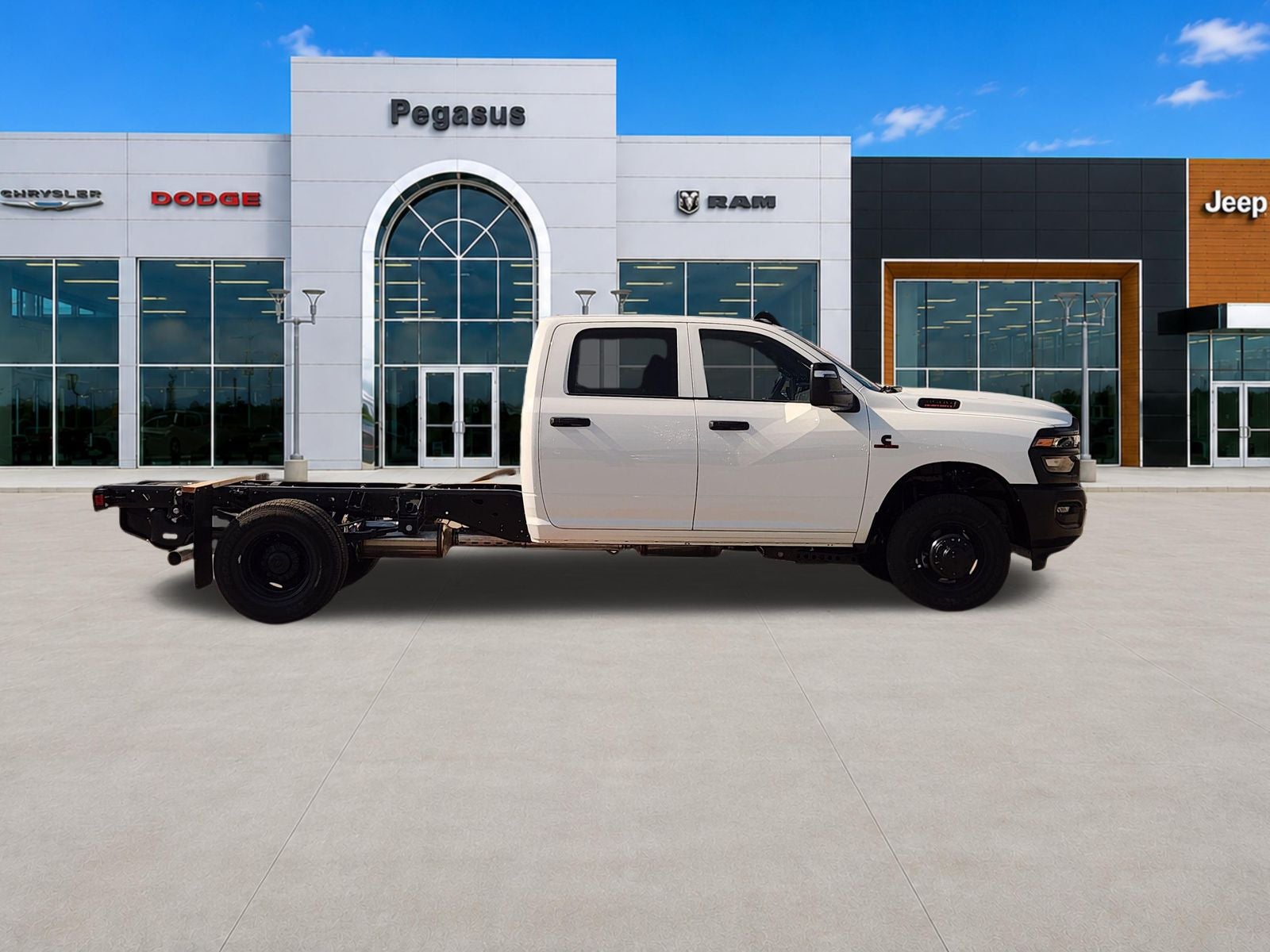 2026 RAM Ram 3500 Chassis Cab RAM 3500 TRADESMAN CREW CAB CHASSIS 4X4 60' CA