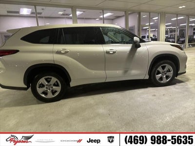 2021 Toyota Highlander LE