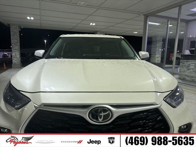 2021 Toyota Highlander LE