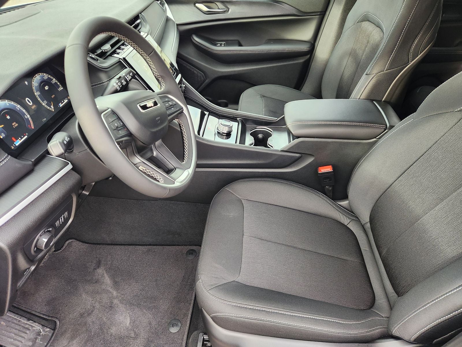 2025 Jeep Grand Cherokee GRAND CHEROKEE LAREDO X 4X2