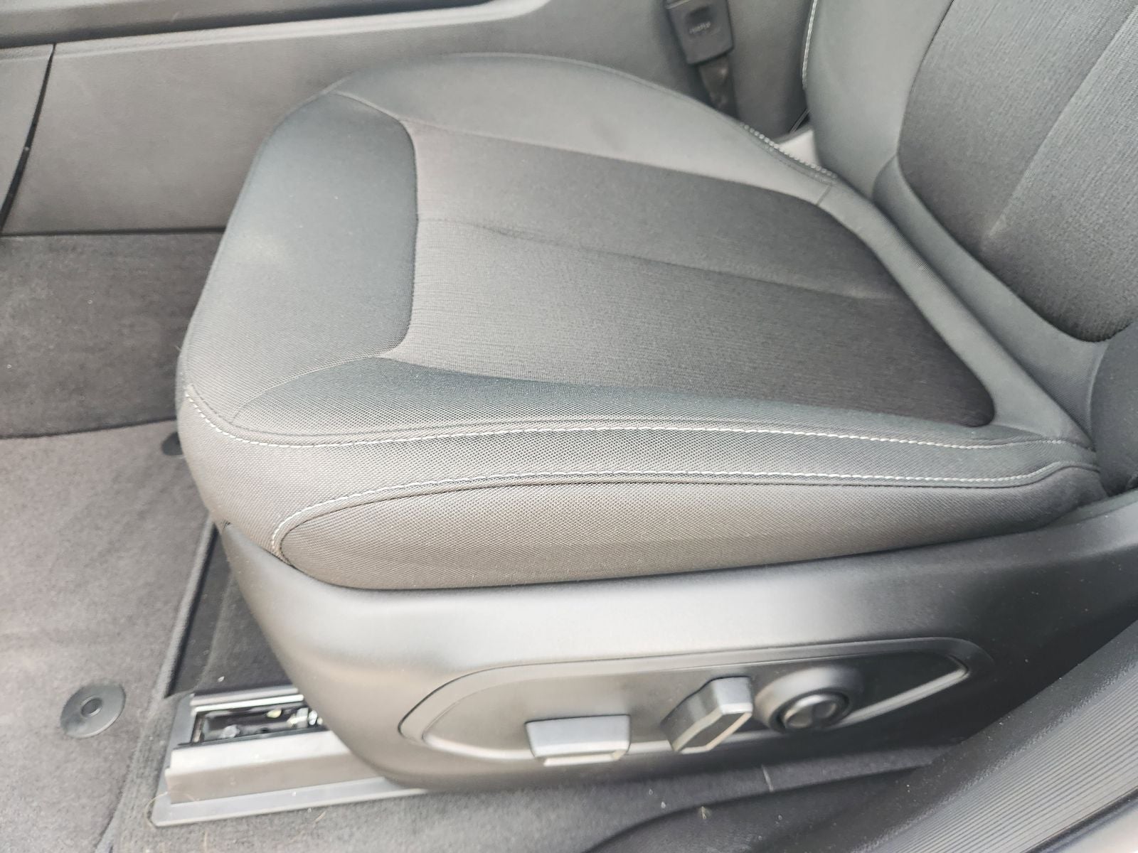 2025 Jeep Grand Cherokee GRAND CHEROKEE LAREDO 4X2