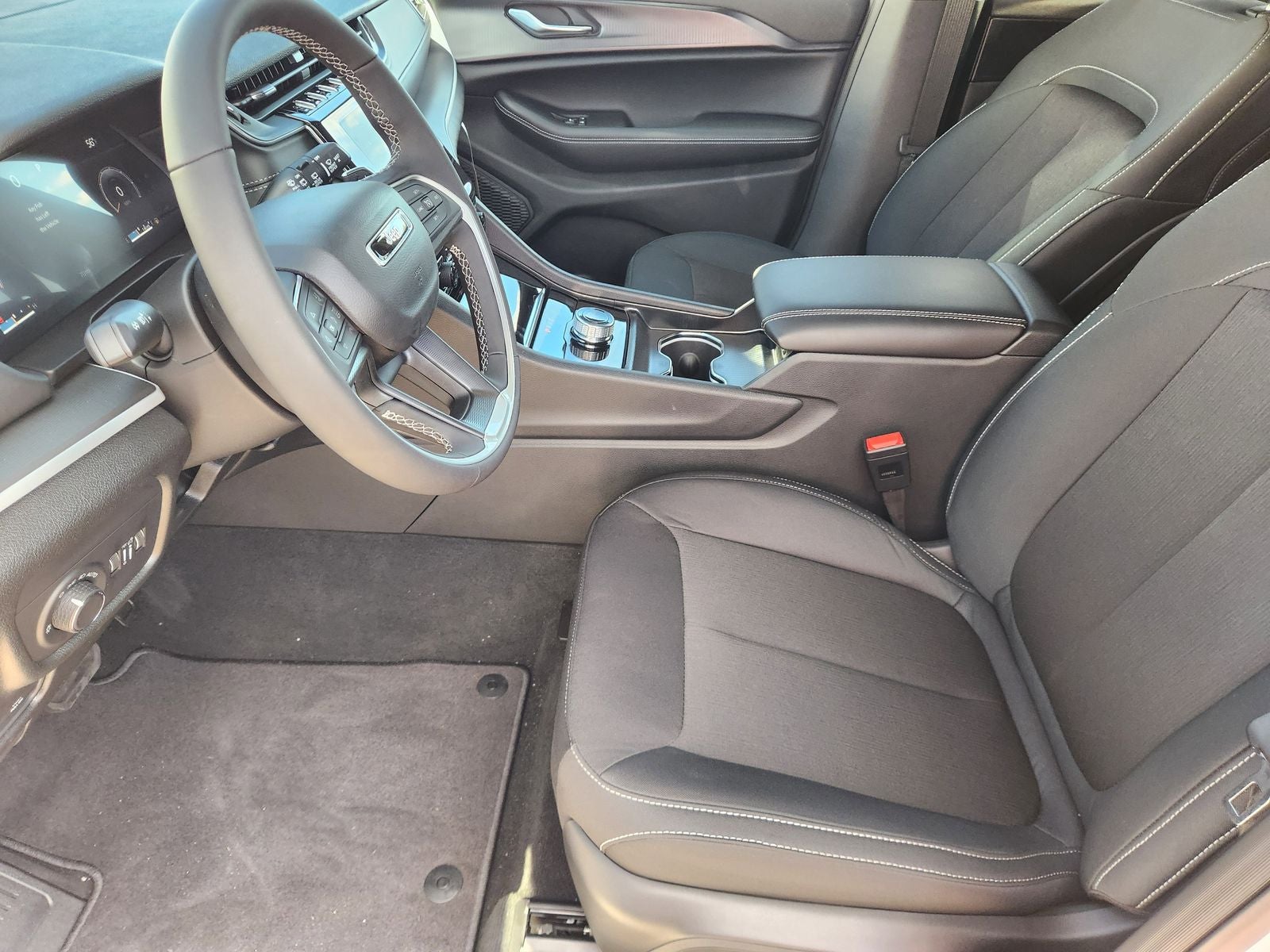 2025 Jeep Grand Cherokee GRAND CHEROKEE LAREDO 4X2