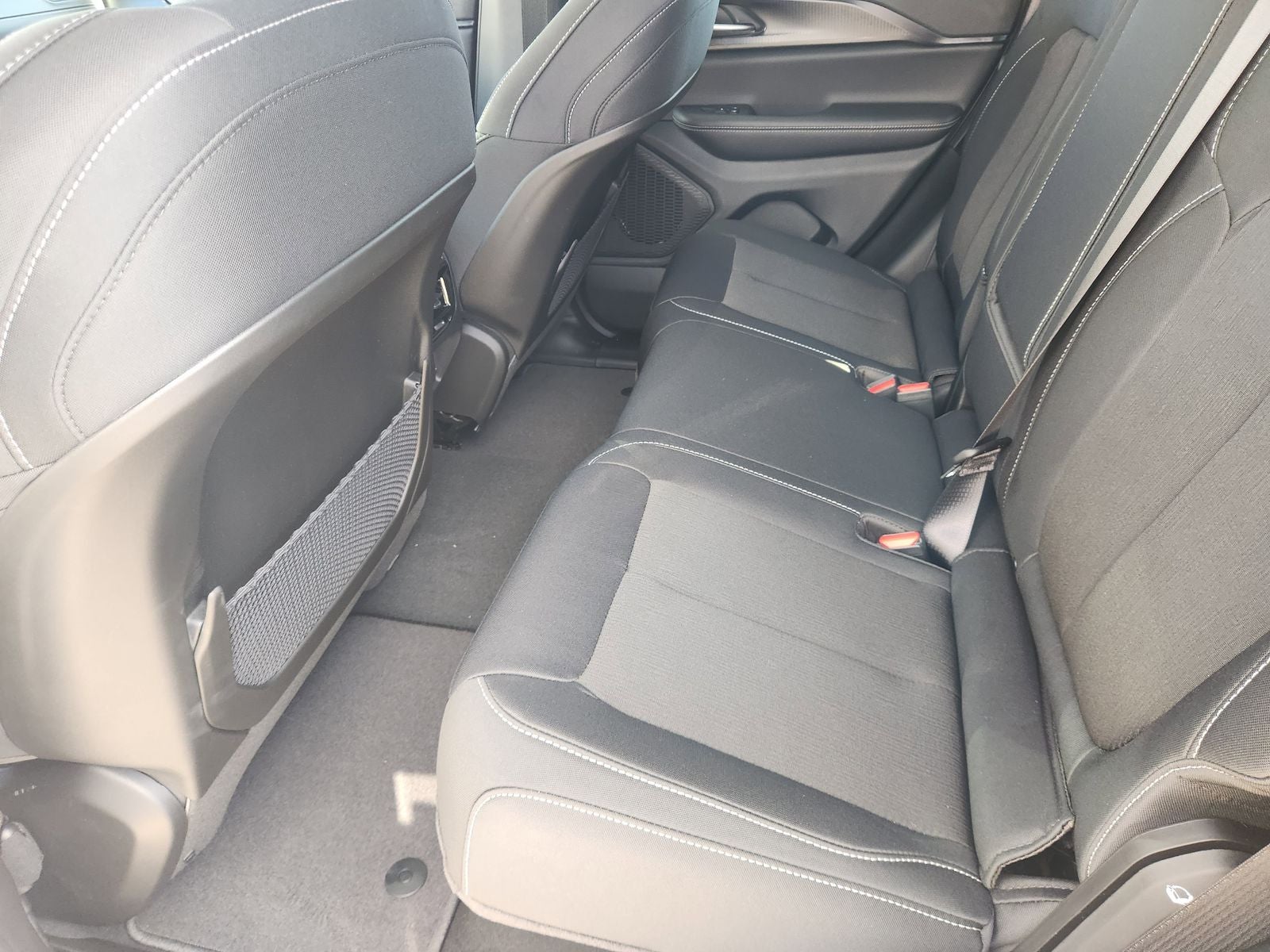 2025 Jeep Grand Cherokee GRAND CHEROKEE LAREDO 4X2