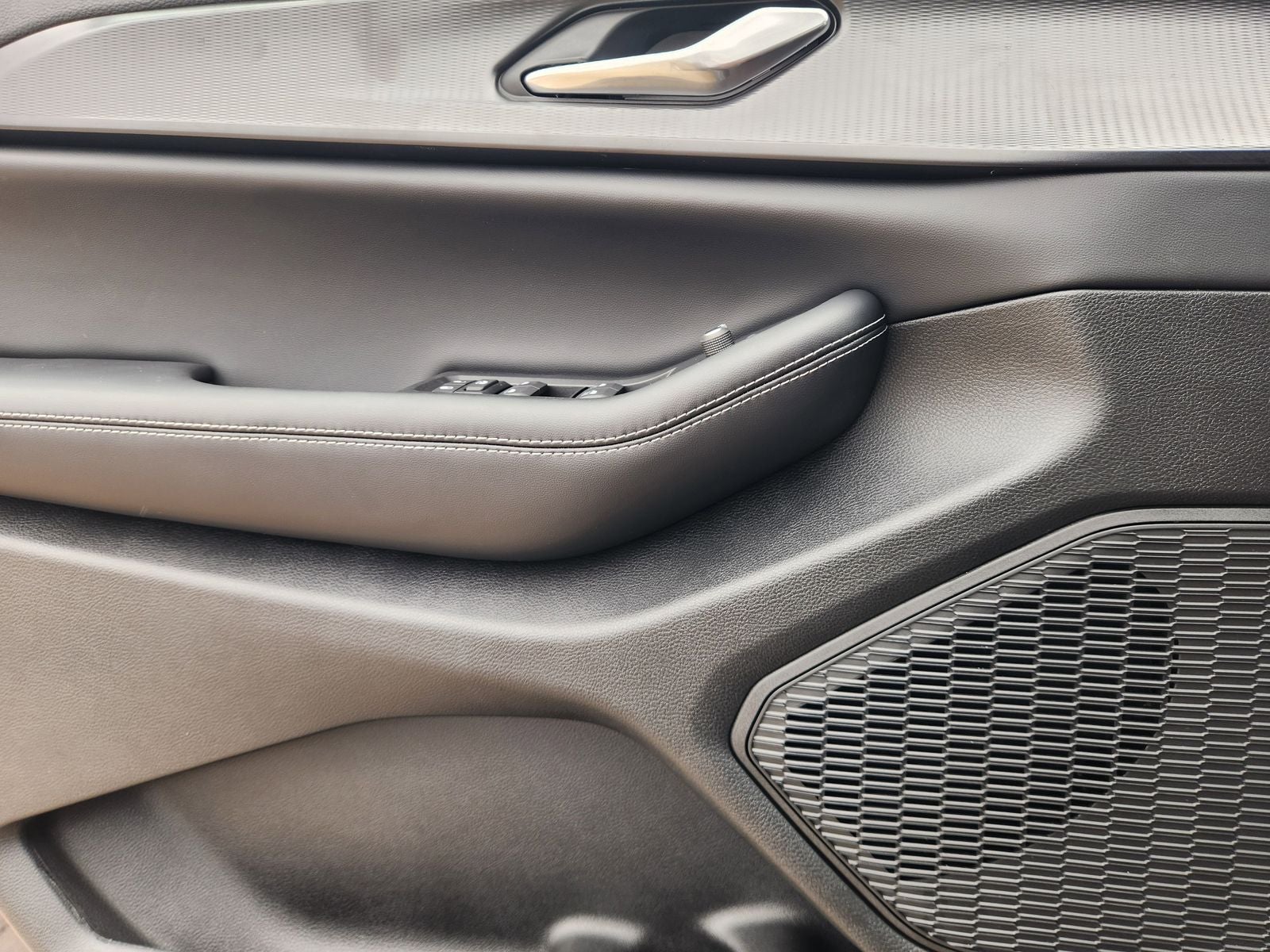 2025 Jeep Grand Cherokee GRAND CHEROKEE LAREDO 4X2