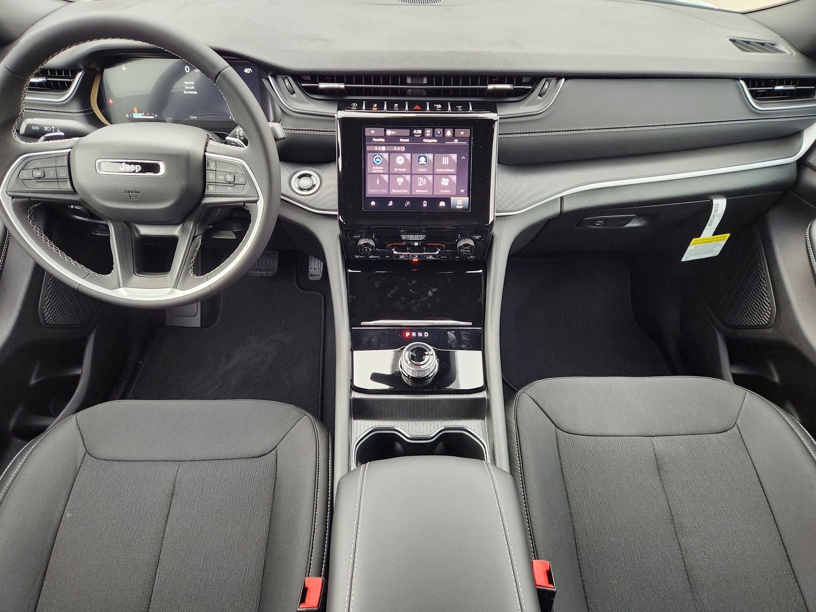 2025 Jeep Grand Cherokee GRAND CHEROKEE LAREDO X 4X2