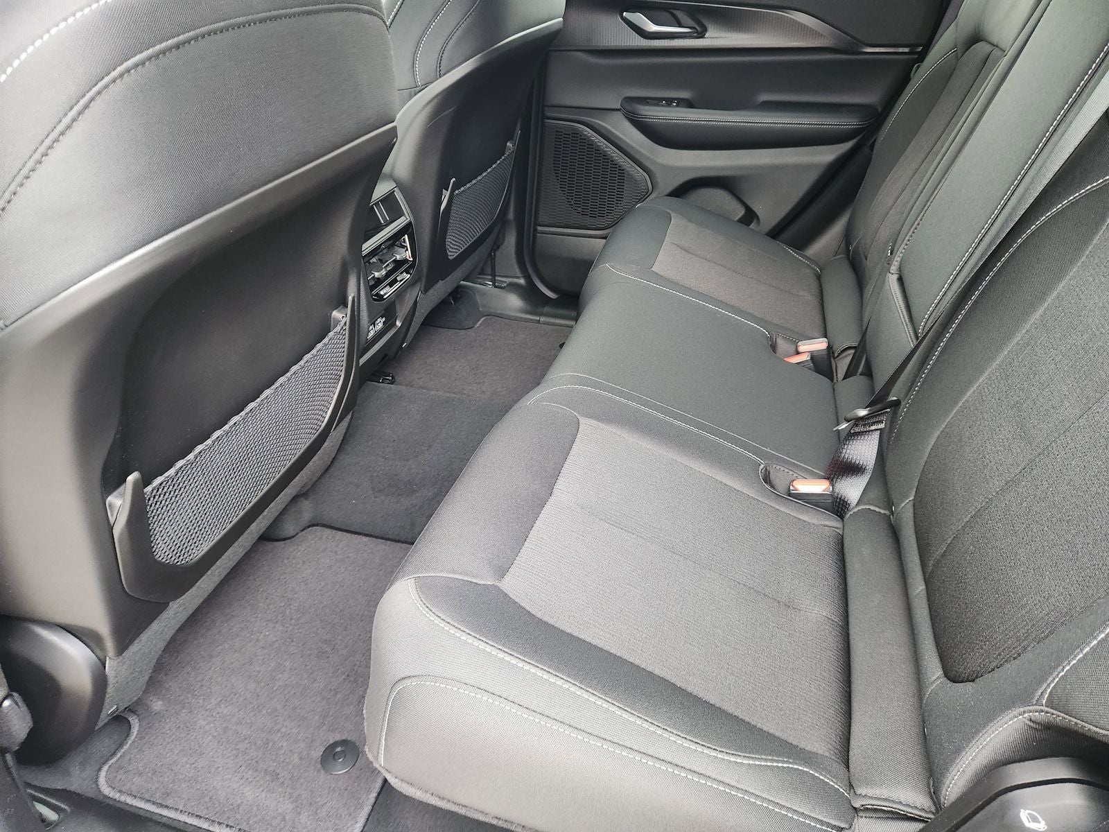 2025 Jeep Grand Cherokee GRAND CHEROKEE LAREDO X 4X2