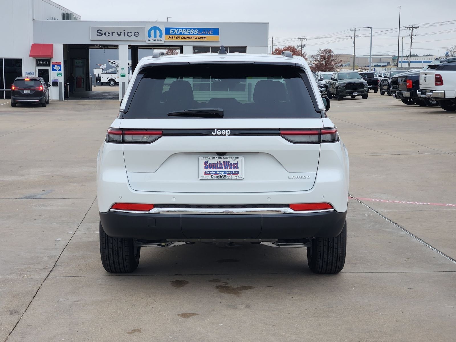 2025 Jeep Grand Cherokee GRAND CHEROKEE LAREDO X 4X2