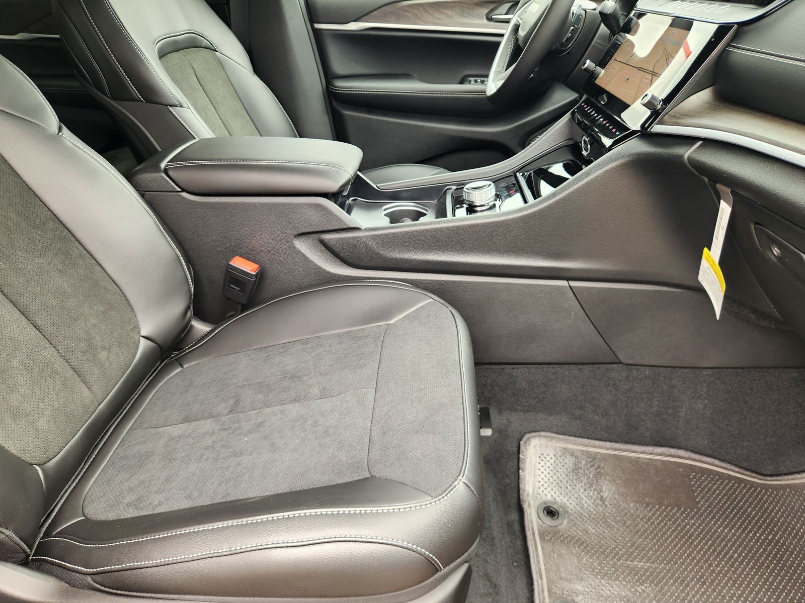 2026 Jeep Grand Cherokee GRAND CHEROKEE LAREDO ALTITUDE 4X2