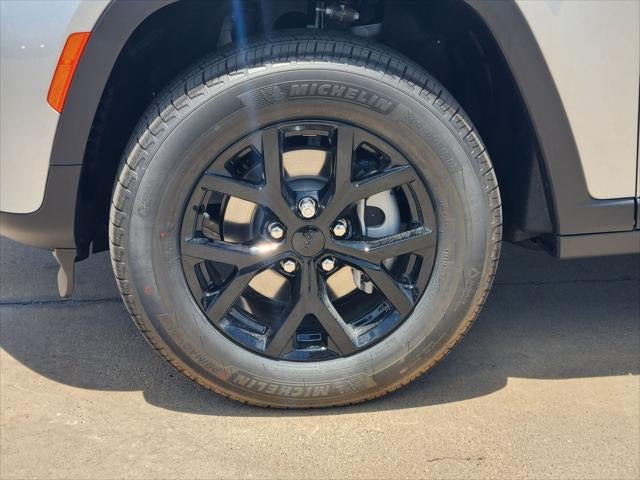 2026 Jeep Grand Cherokee GRAND CHEROKEE LAREDO ALTITUDE 4X2