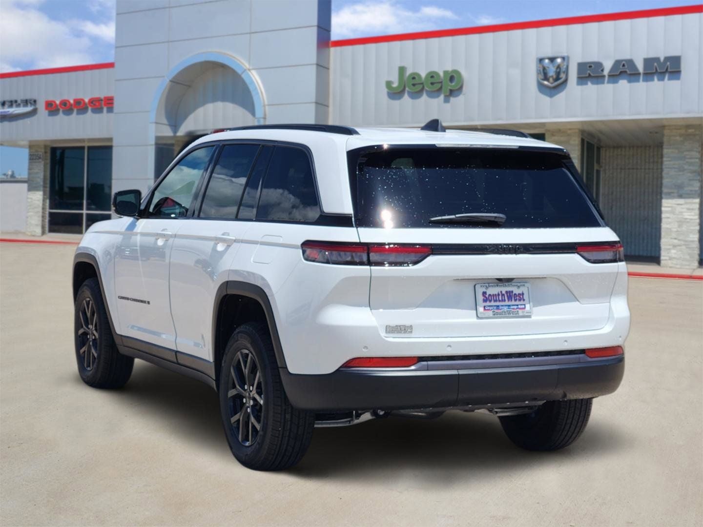 2026 Jeep Grand Cherokee GRAND CHEROKEE LAREDO ALTITUDE 4X2
