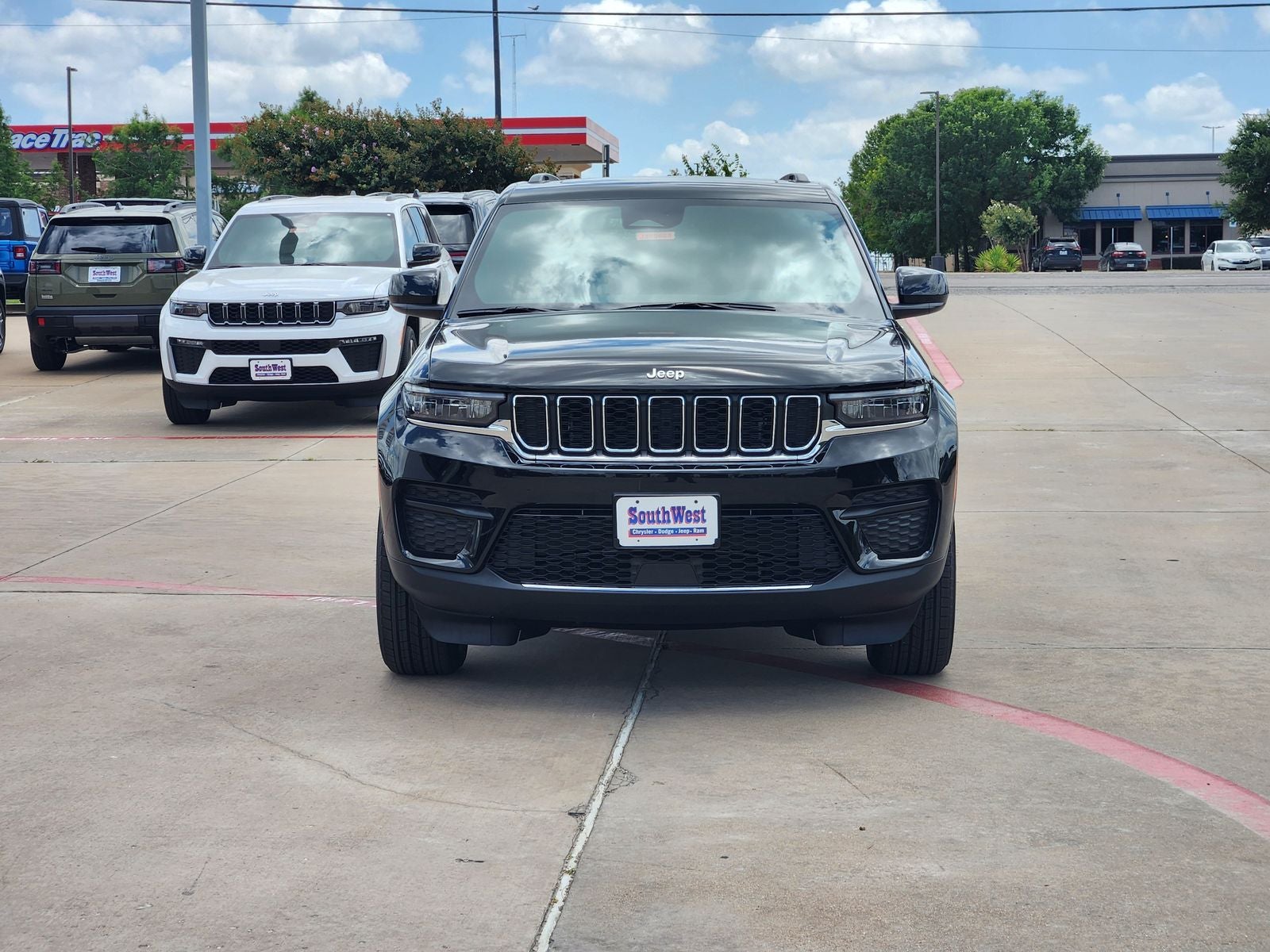 2026 Jeep Grand Cherokee GRAND CHEROKEE LAREDO X 4X4