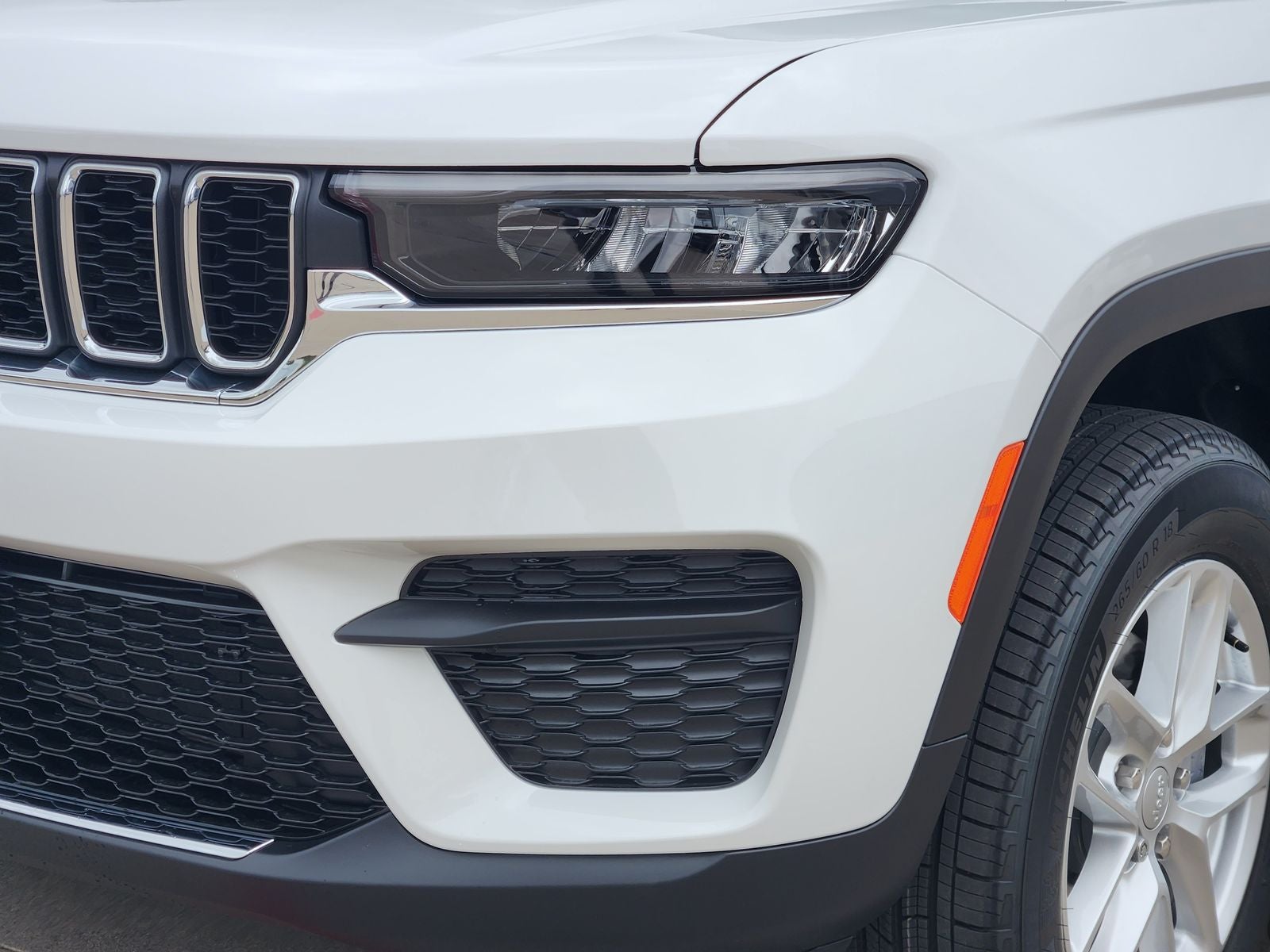 2026 Jeep Grand Cherokee GRAND CHEROKEE LAREDO X 4X4