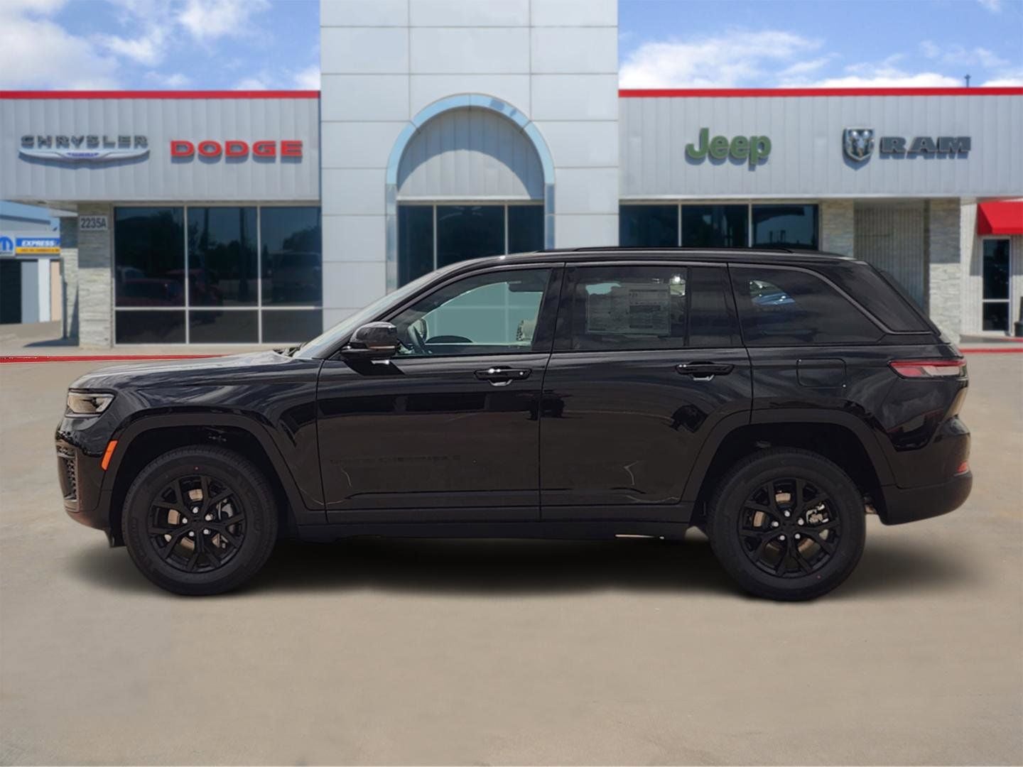 2026 Jeep Grand Cherokee GRAND CHEROKEE LAREDO ALTITUDE 4X4