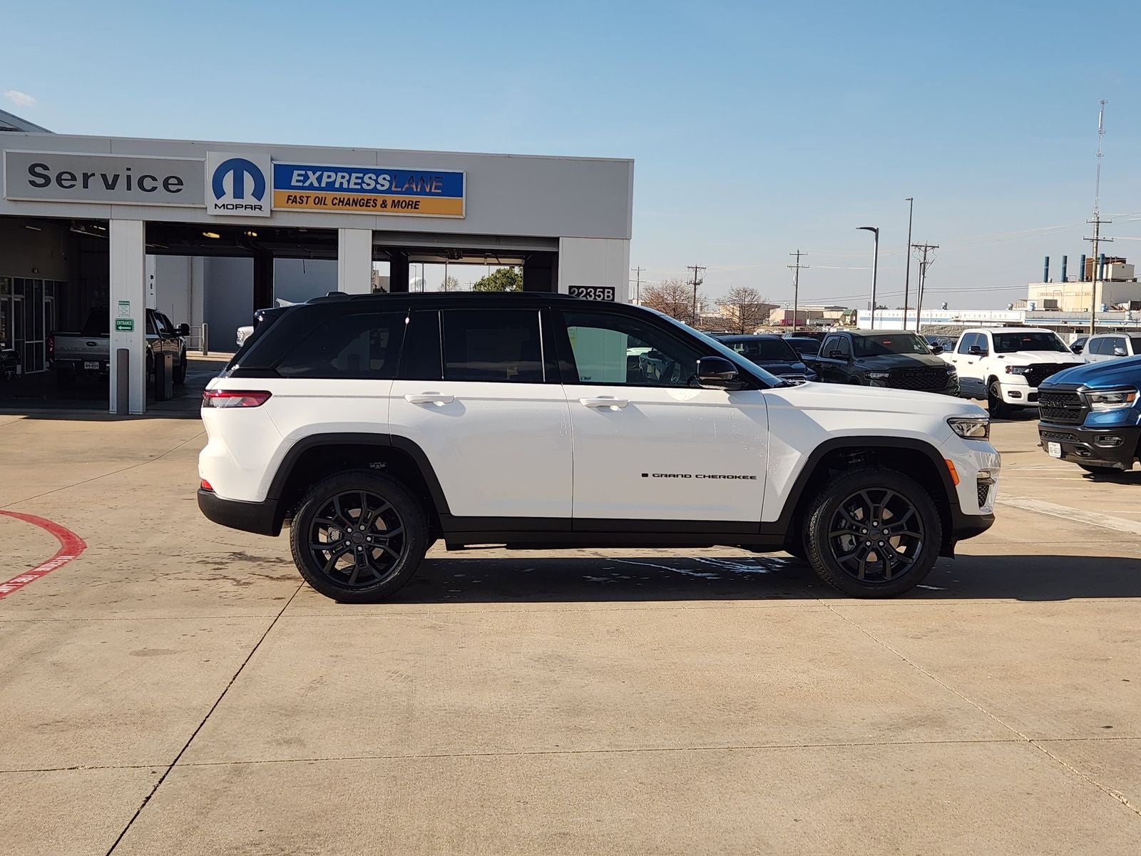 2025 Jeep Grand Cherokee GRAND CHEROKEE LIMITED 4X4