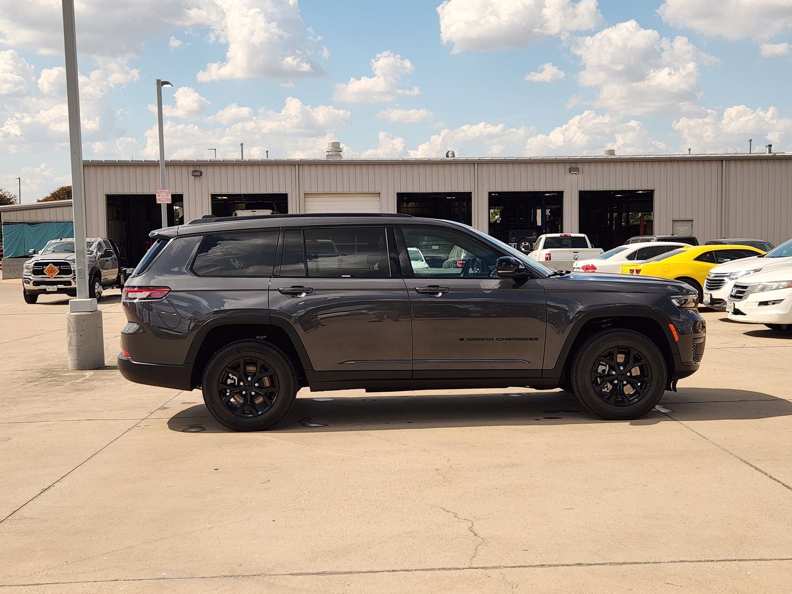 2025 Jeep Grand Cherokee GRAND CHEROKEE L ALTITUDE X 4X2