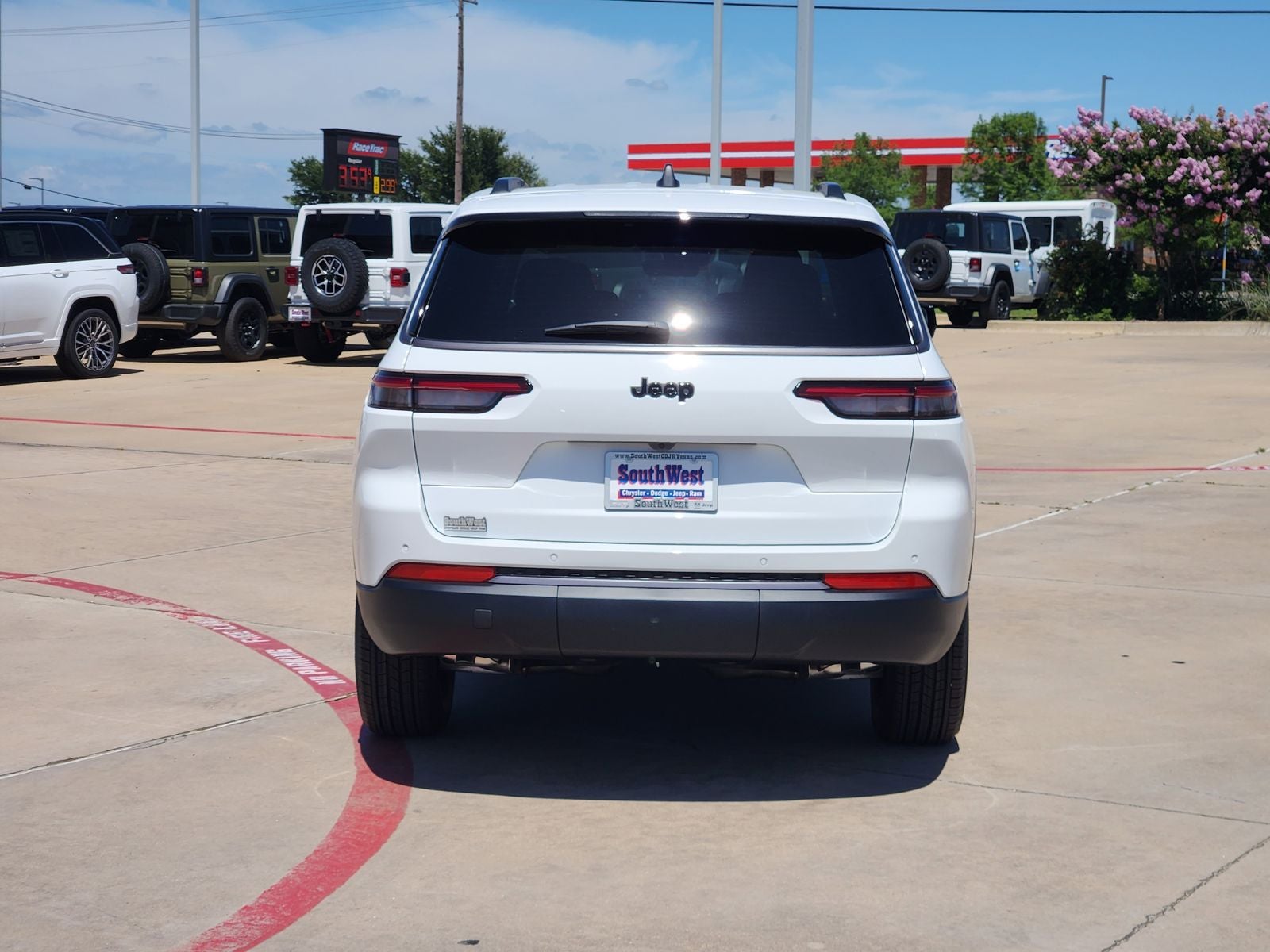 2026 Jeep Grand Cherokee GRAND CHEROKEE L LAREDO ALTITUDE 4X2