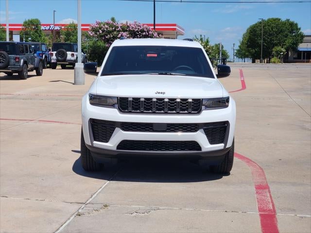 2026 Jeep Grand Cherokee GRAND CHEROKEE L LAREDO ALTITUDE 4X2