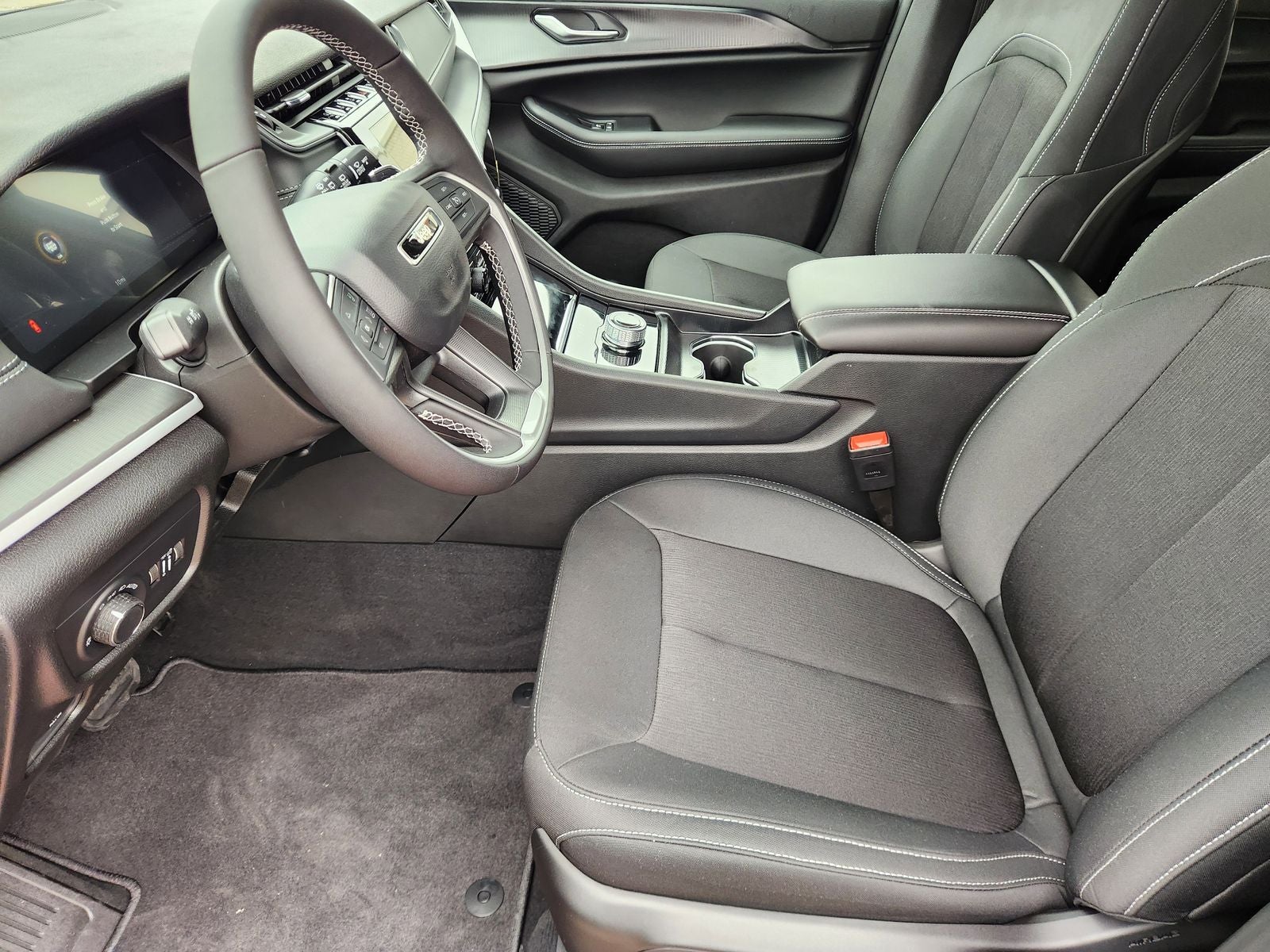 2025 Jeep Grand Cherokee GRAND CHEROKEE L LAREDO X 4X4