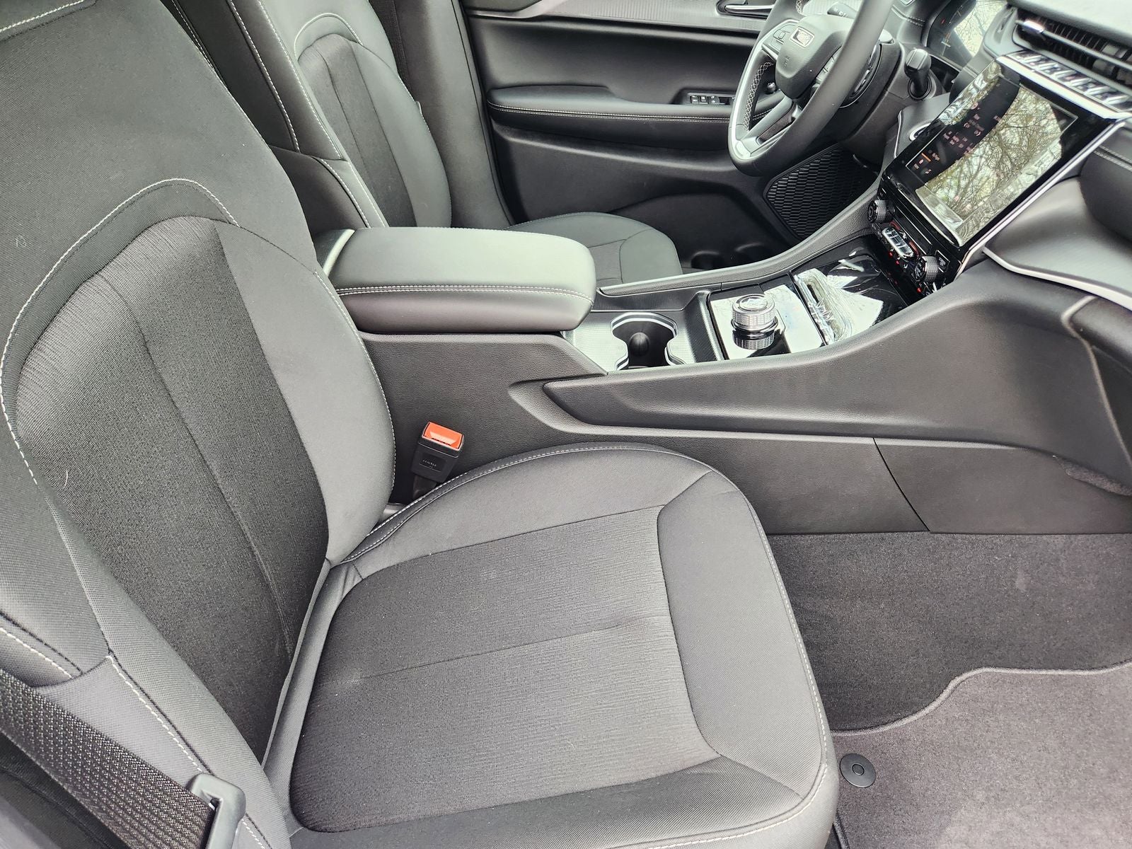 2025 Jeep Grand Cherokee GRAND CHEROKEE L LAREDO 4X4